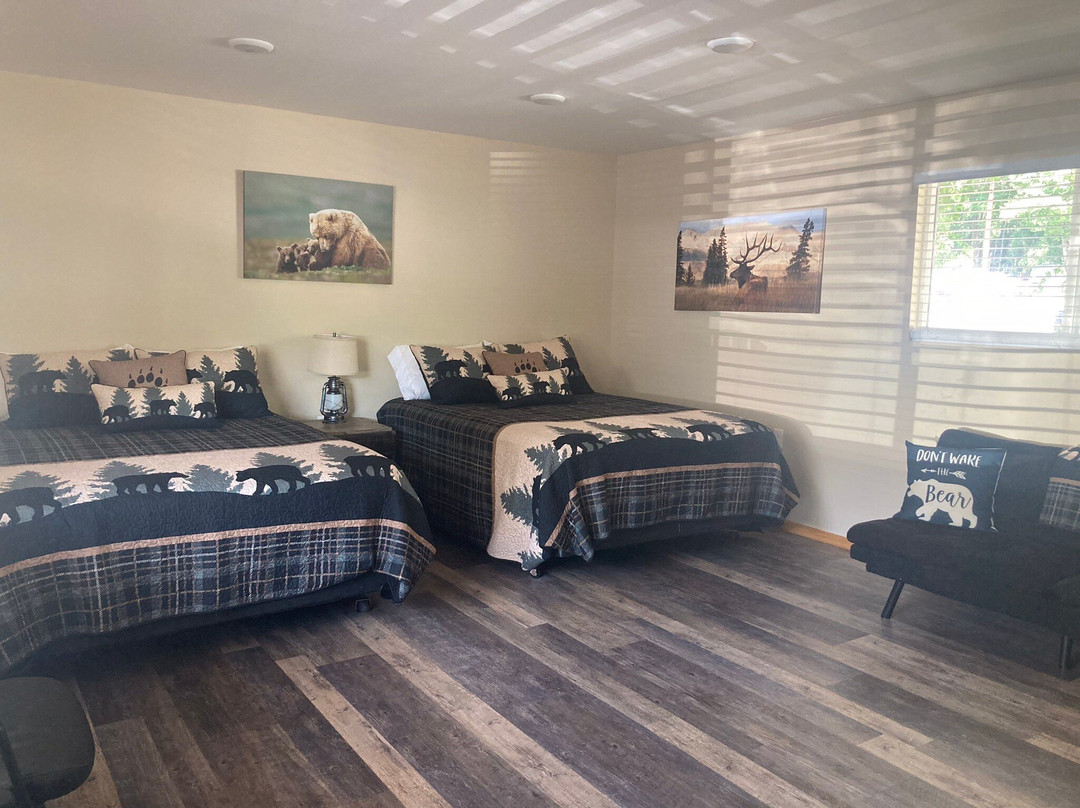 White Bird Motel主图