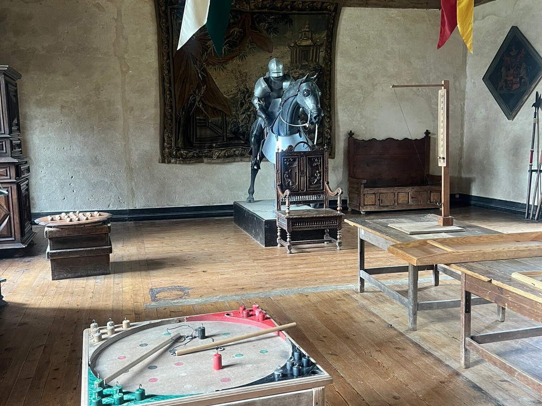 Château de Bridoire景点图片