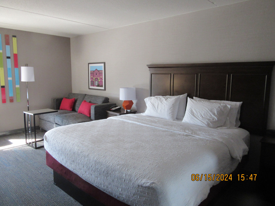 富兰克林希尔顿欢朋酒店主图