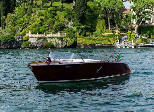 Lake Como Heritage Boat Tour