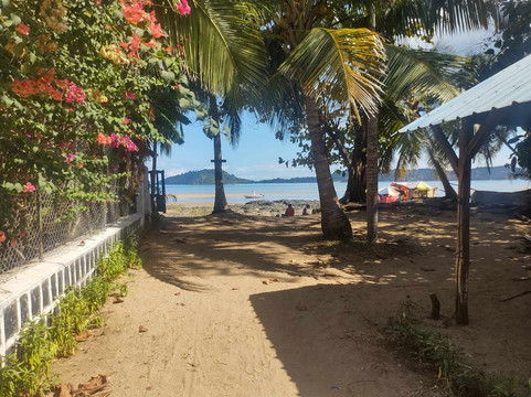 Double Deep diving center-诺西贝必去景点