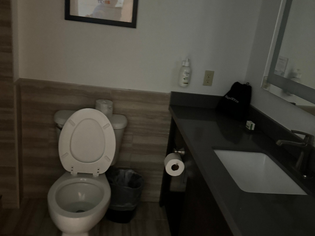 La Quinta Inn & Suites by Wyndham Laredo Airport主图