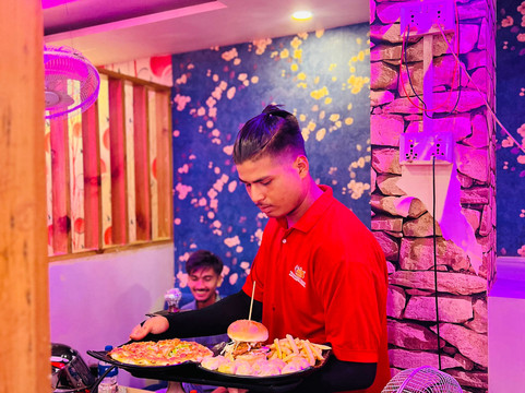 The Burger House And Crunchy Fried Chicken - Mahendranagar