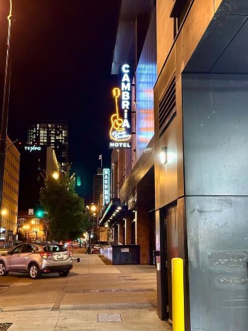 纳什维尔市中心坎布里亚套房酒店-浴室