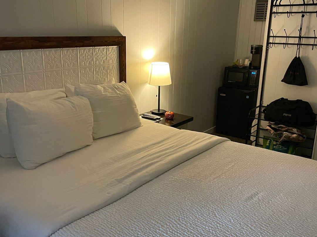 Julie's Park Cafe & Motel主图