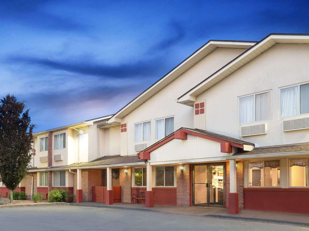 Super 8 by Wyndham Kingston