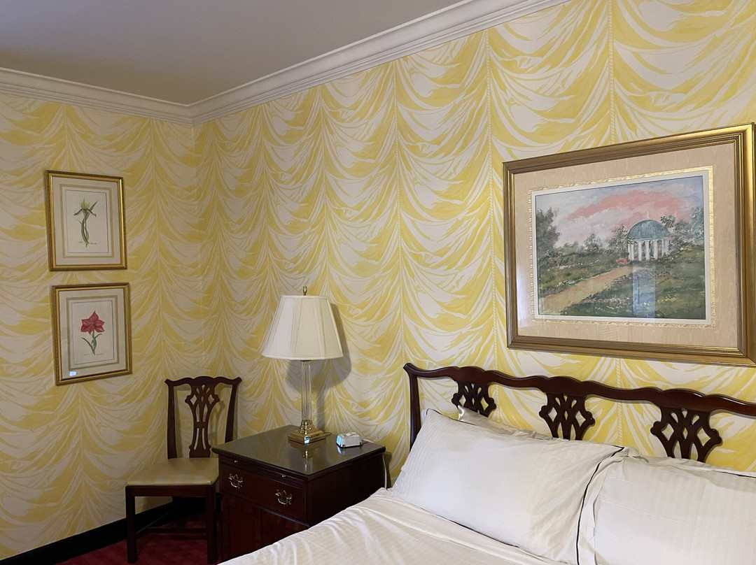 The Greenbrier主图