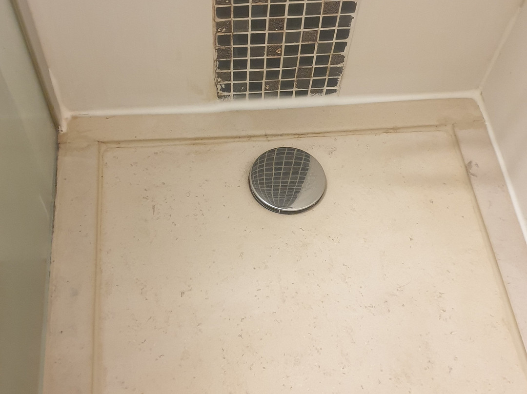 梯也尔宜必思快捷酒店主图