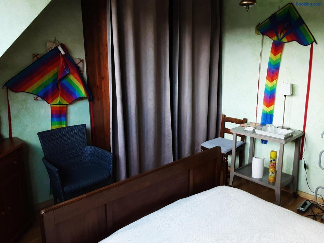 B&B Acacias