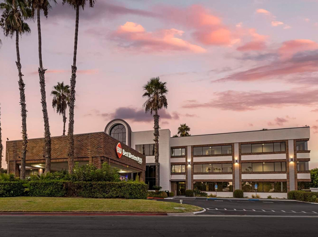 贝斯特韦斯特普拉斯默里迪恩套房酒店主图