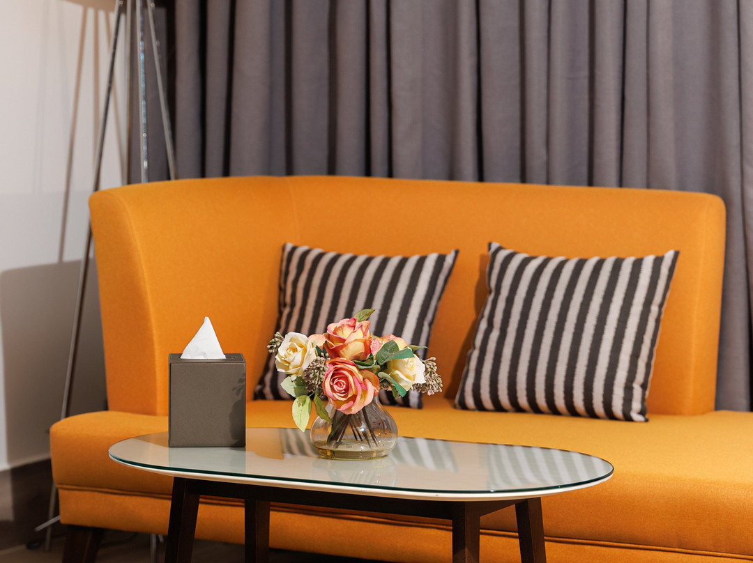 Riviera Royal Hotel主图