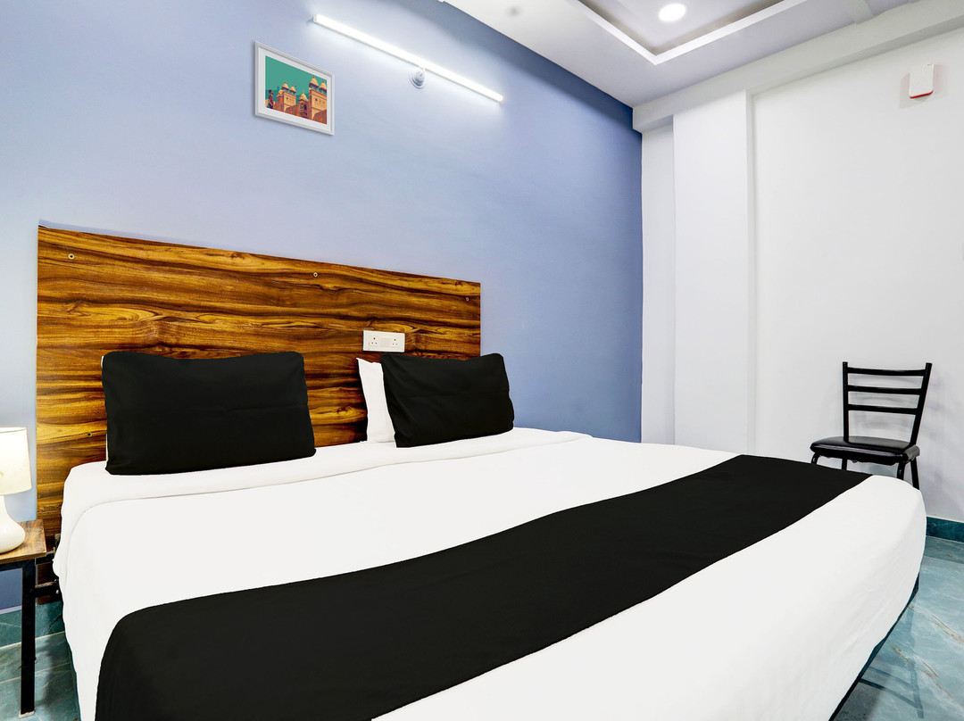 Super Townhouse Hitech City Near Yashoda Hospital