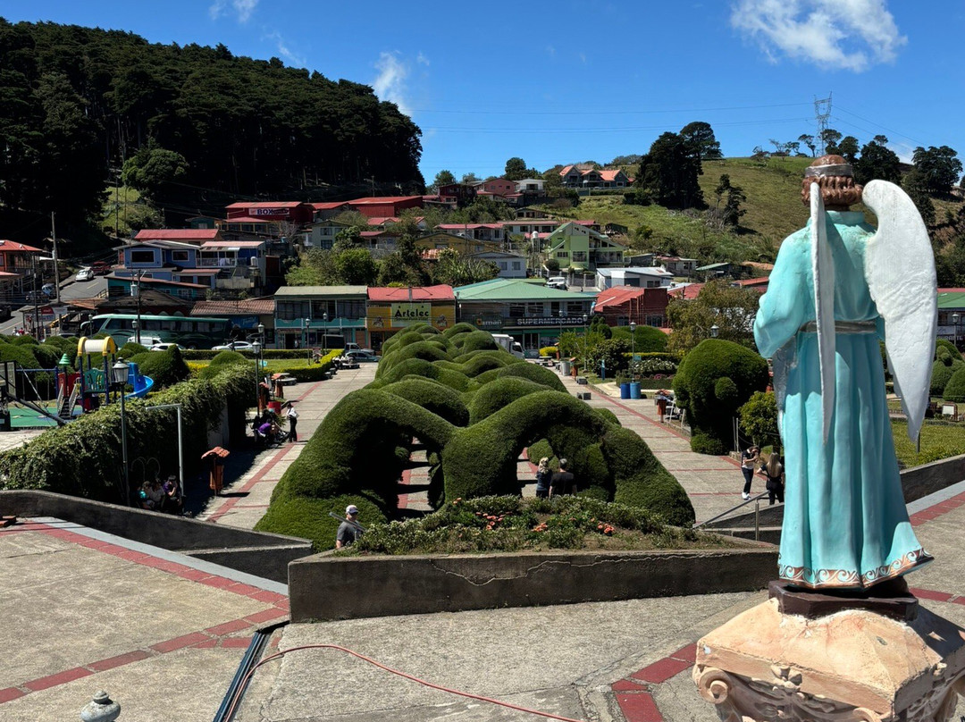 Costa Rica's Senor Scissorhands Topiary景点图片