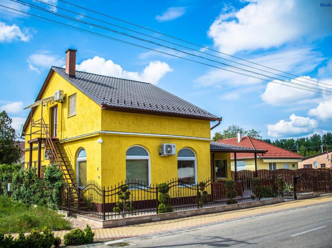 J&M Thermal Apartments