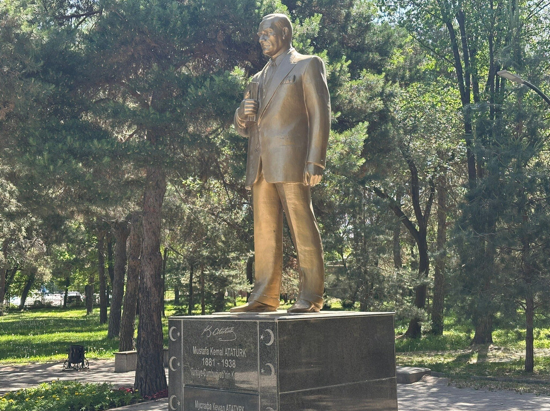 Ataturk Park-比斯凯克必去景点
