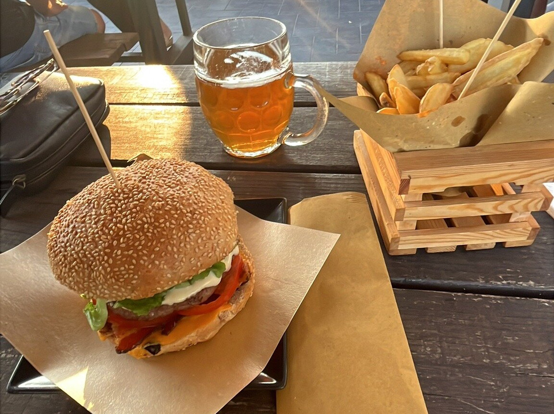 Castelnuovo's Crazy Beer-Castelnuovo Magra必去景点