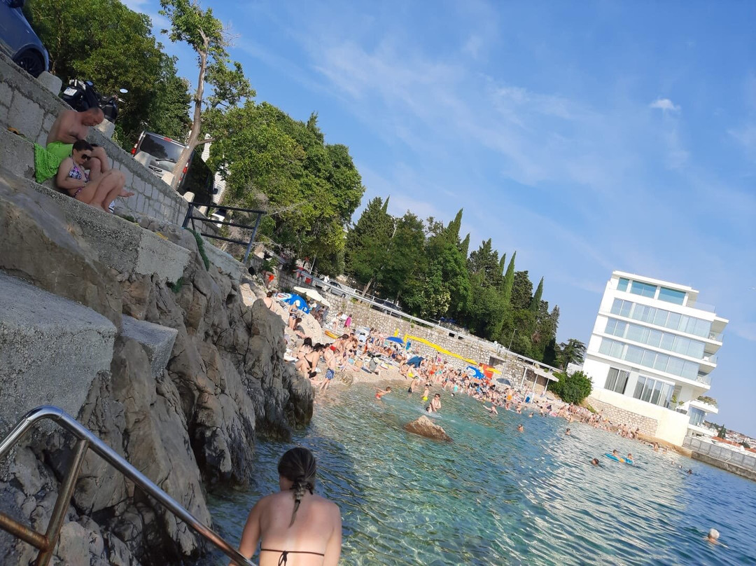 Crikvenica Beach-斯利维尼萨必去景点