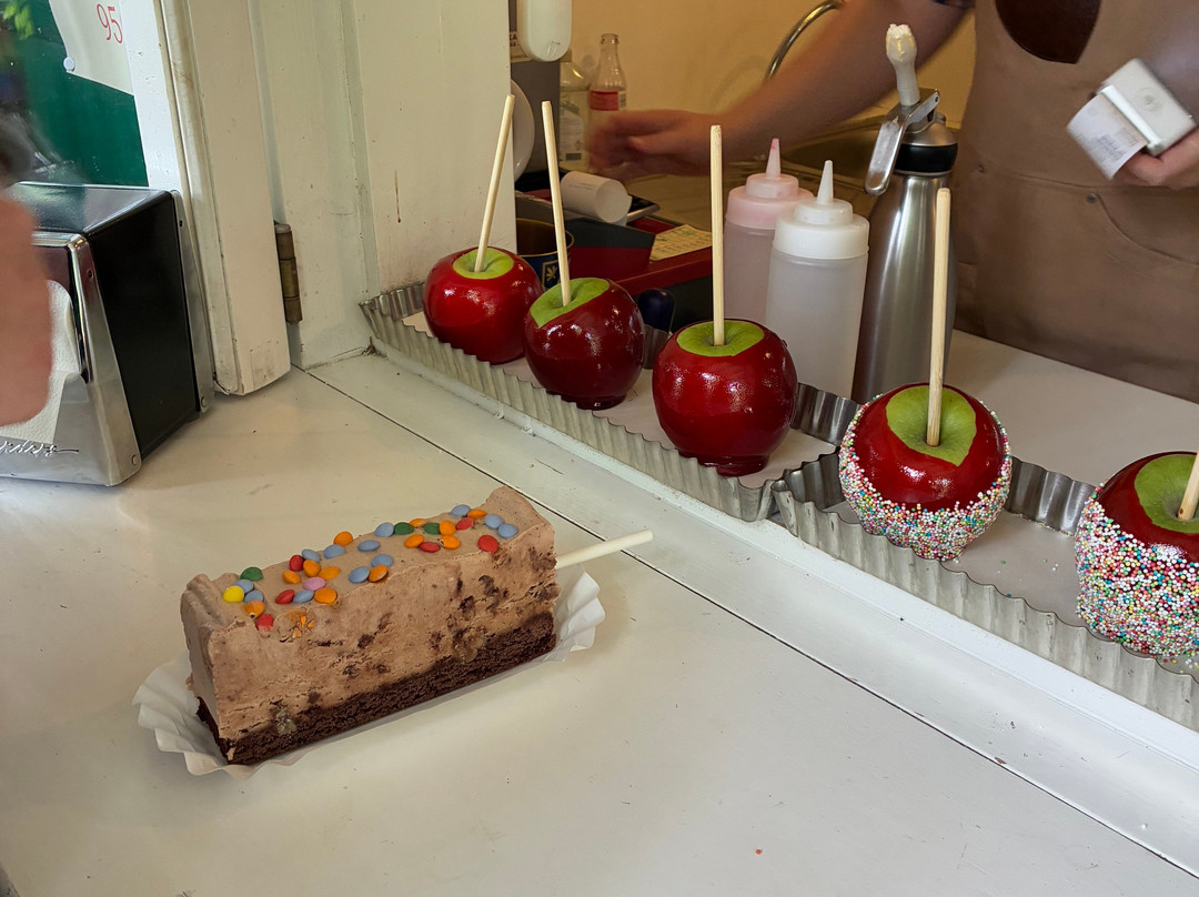 Christmas Garden-阿克雷里必去景点