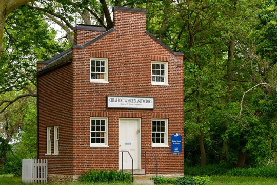 Riser Home & Boot Shop-Nauvoo必去景点