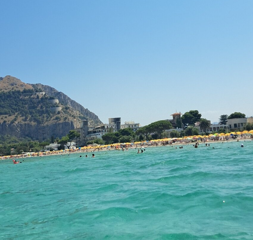 Lido Valdesi-Mondello必去景点