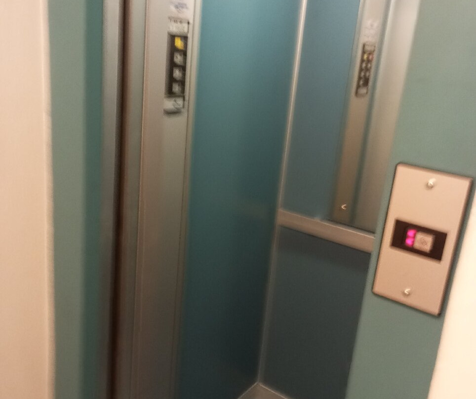 蕾佳娜公园酒店主图