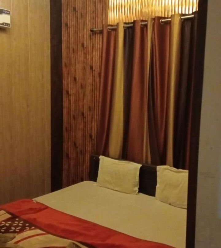 Hotel Vasavi Naimisharanya