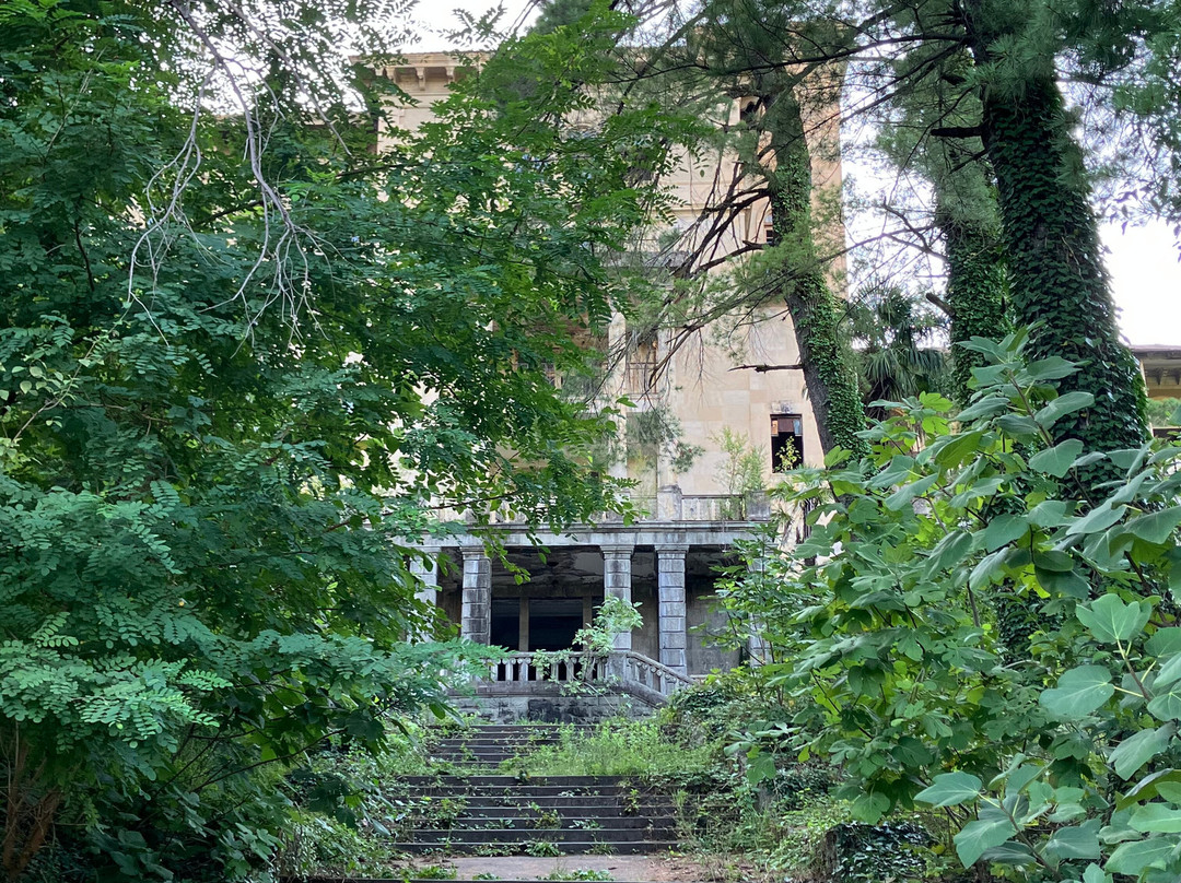 Abandoned Sanatorium Gruziya-Tskaltubo必去景点