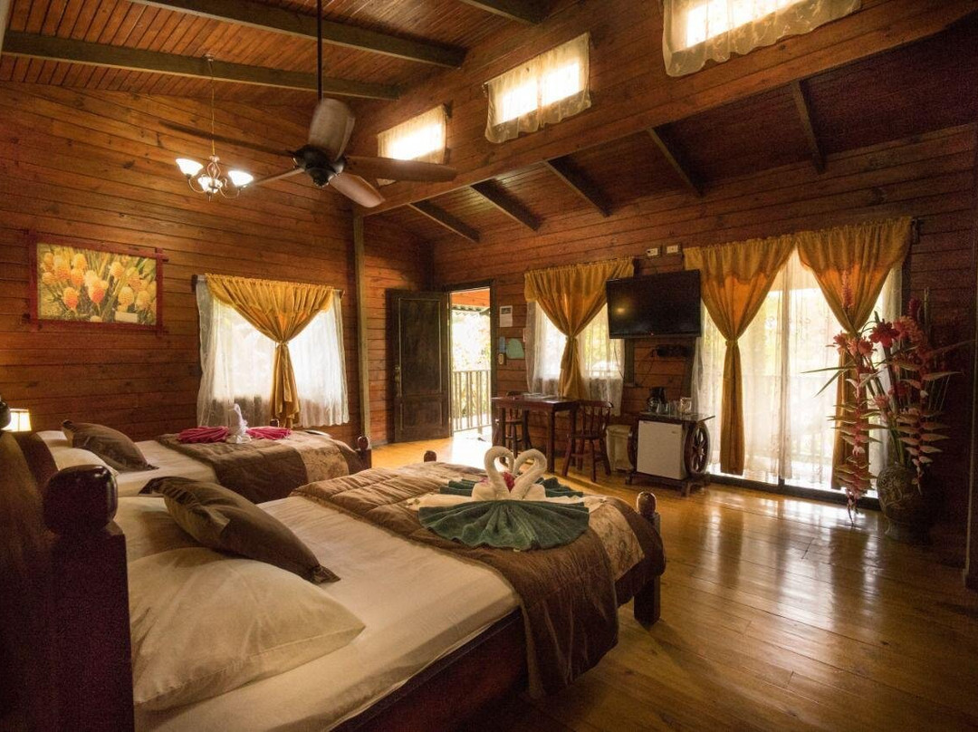 Blue River Resort & Hot Springs主图