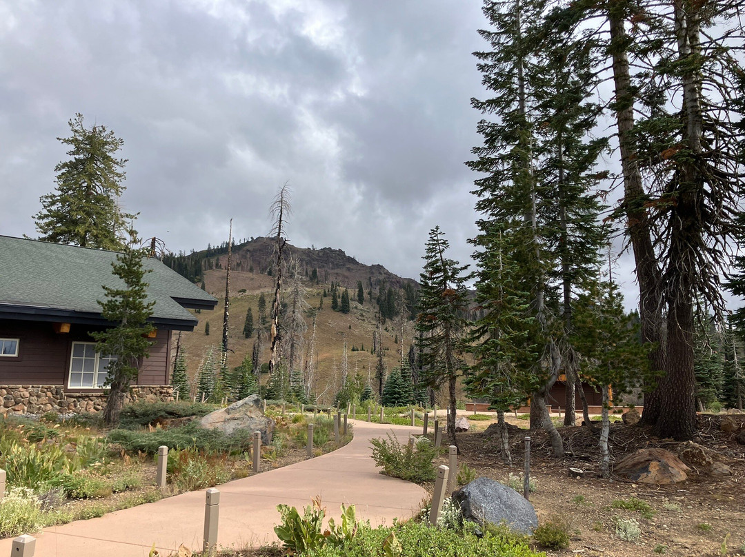 Kohm Yah-mah-nee Visitor Center-拉森火山国家公园必去景点