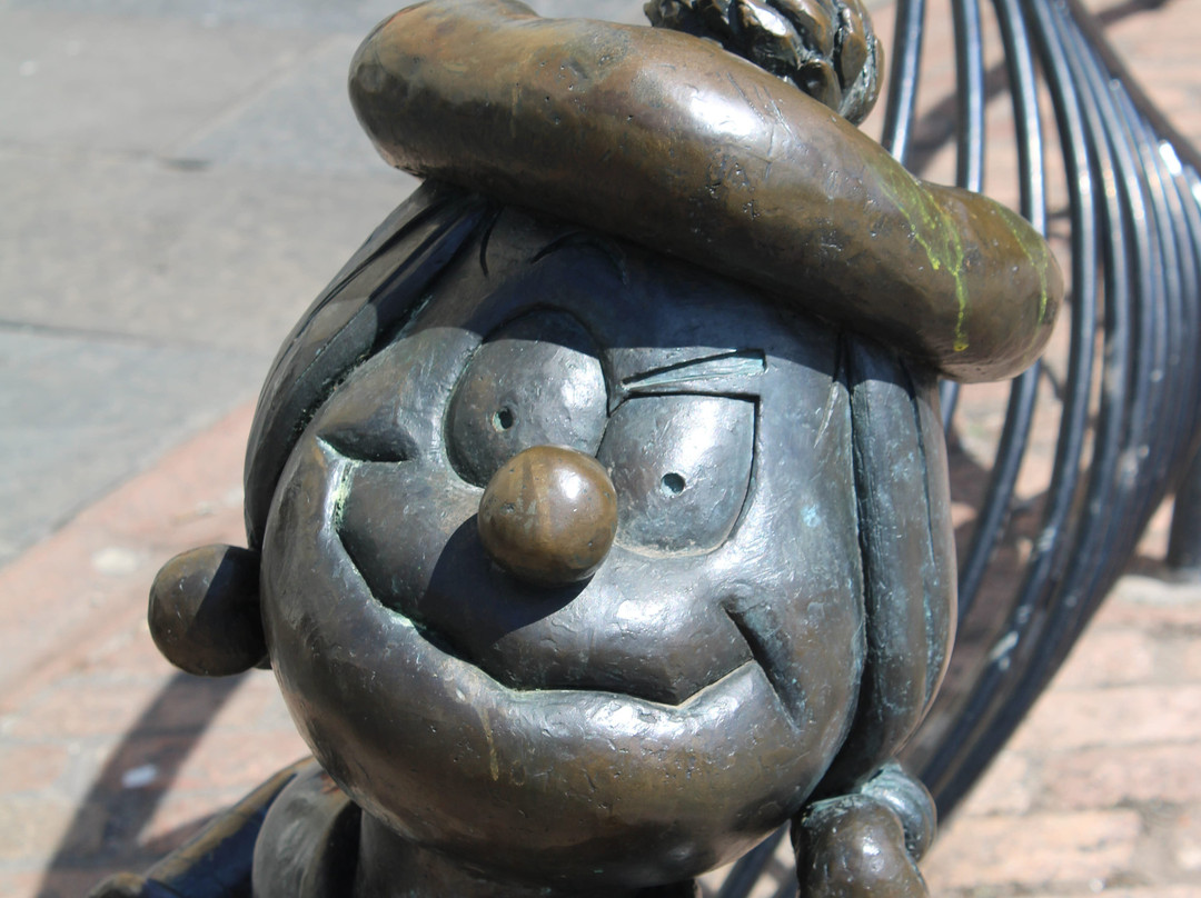 Minnie The Minx Statue-敦提必去景点