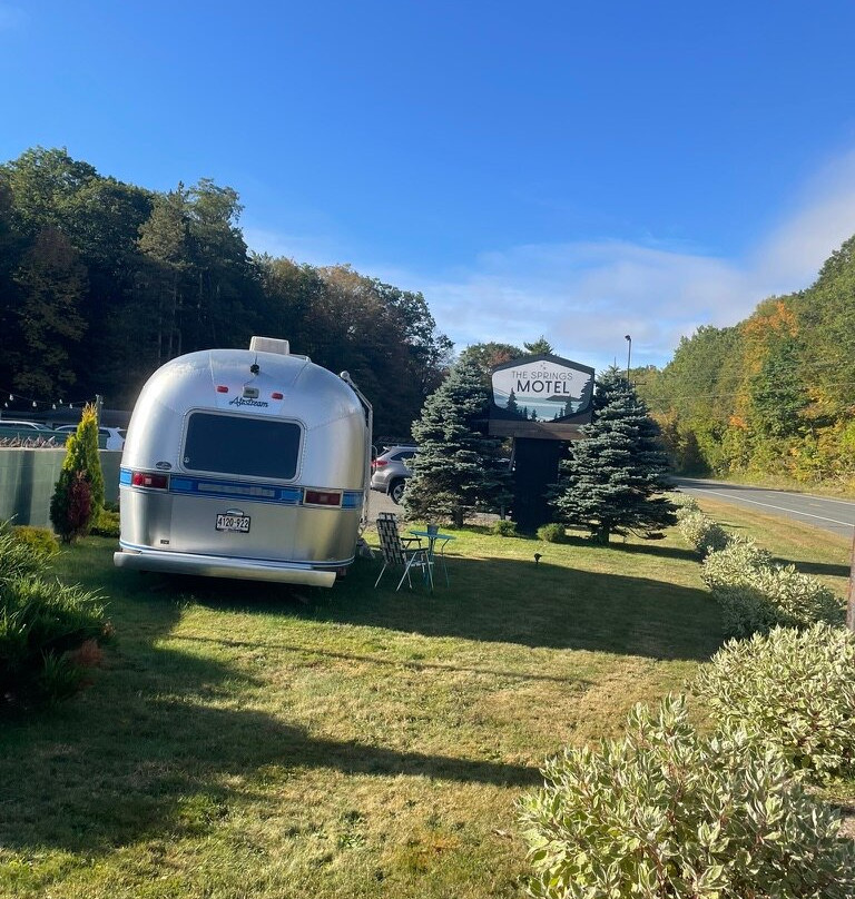 The Springs Motel主图