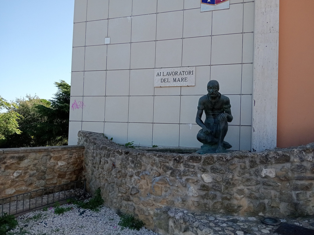 Monumento ai Caduti del mare-Ortona必去景点