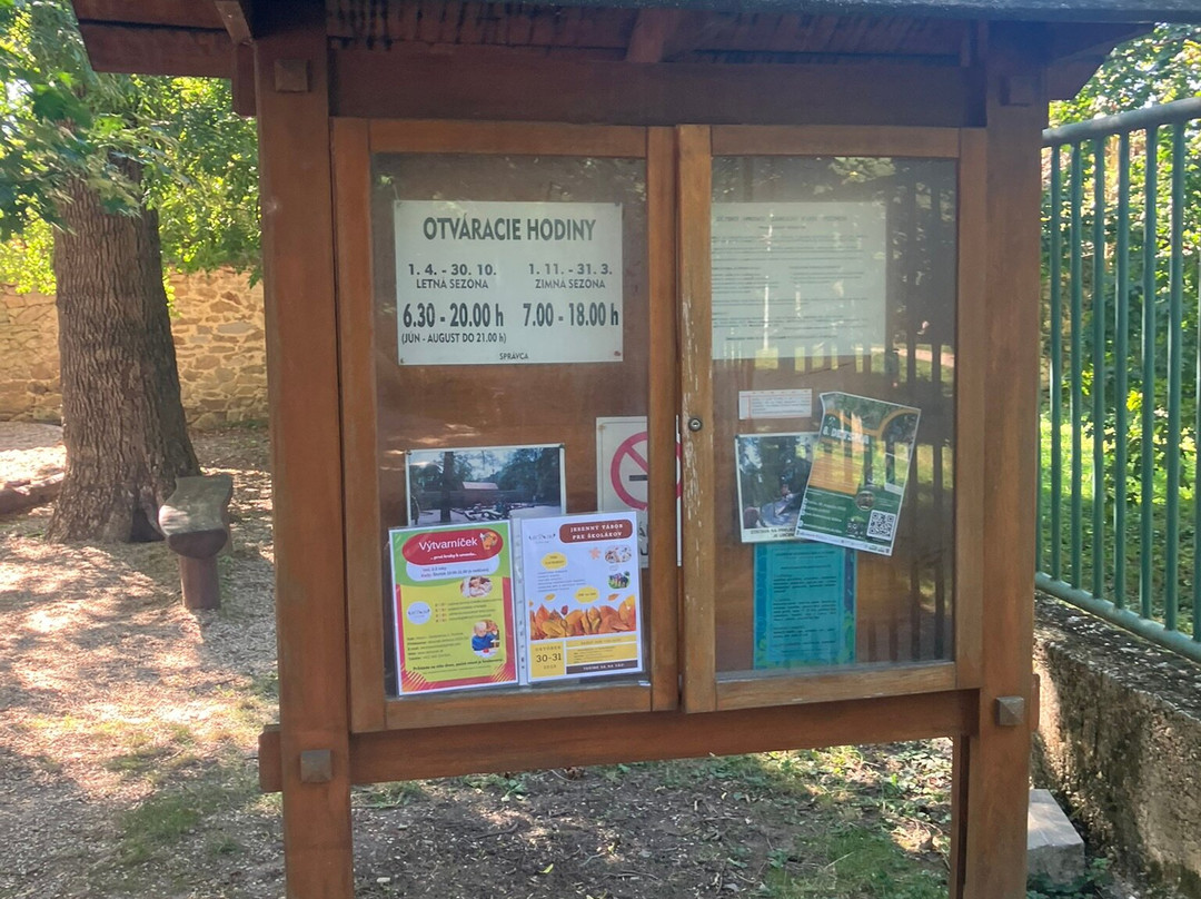 Kinderspielplatz Schlosspark-Pezinok必去景点