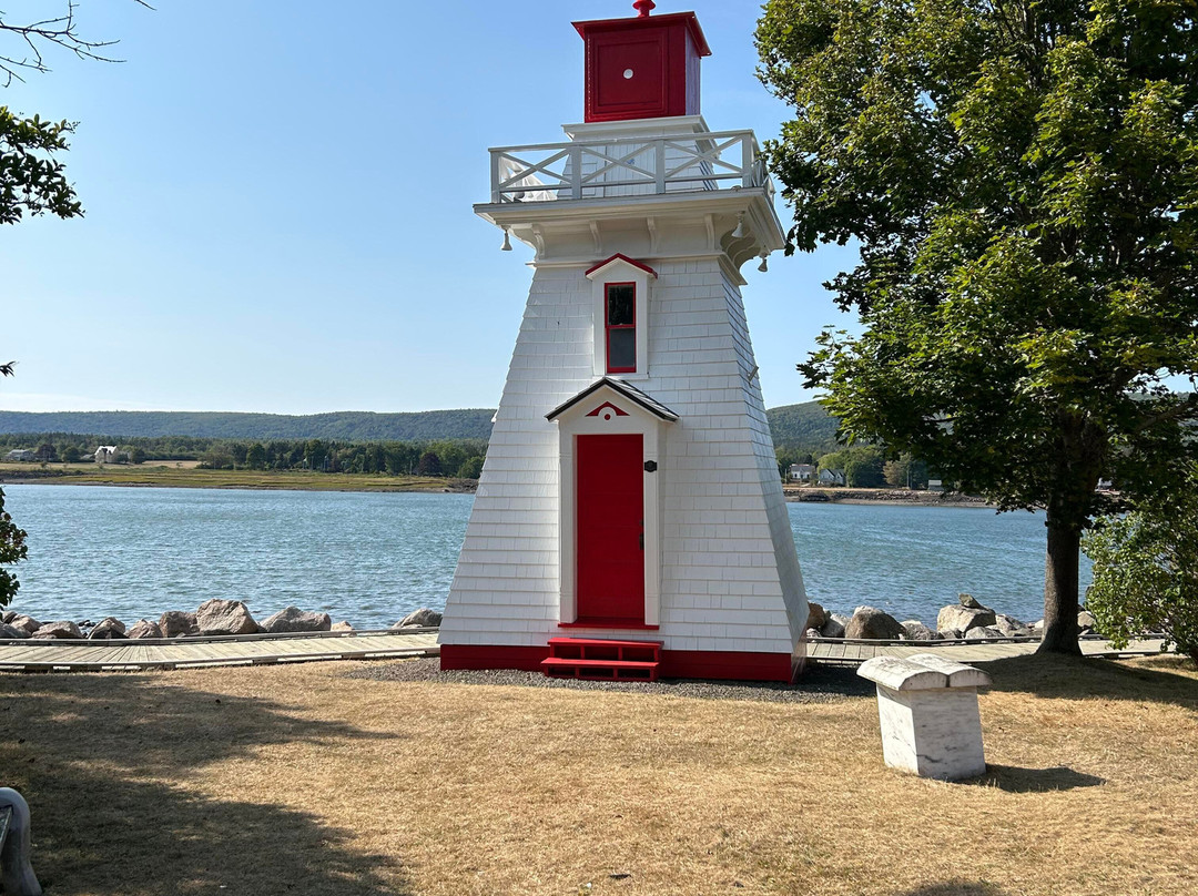 The Lark & Loon Inn主图