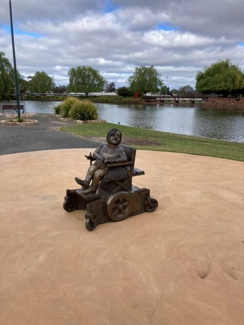 Stella Young Statue-Stawell必去景点