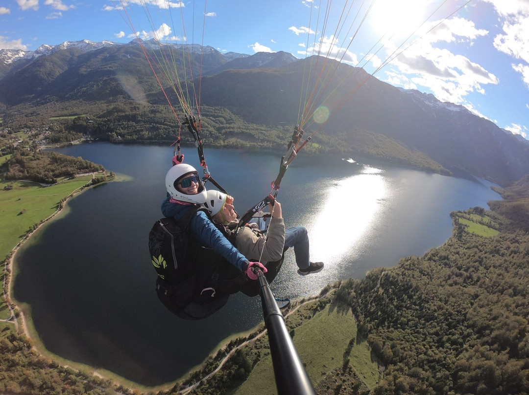 Loop Team Tandem Paragliding Bohinj-博希尼湖必去景点