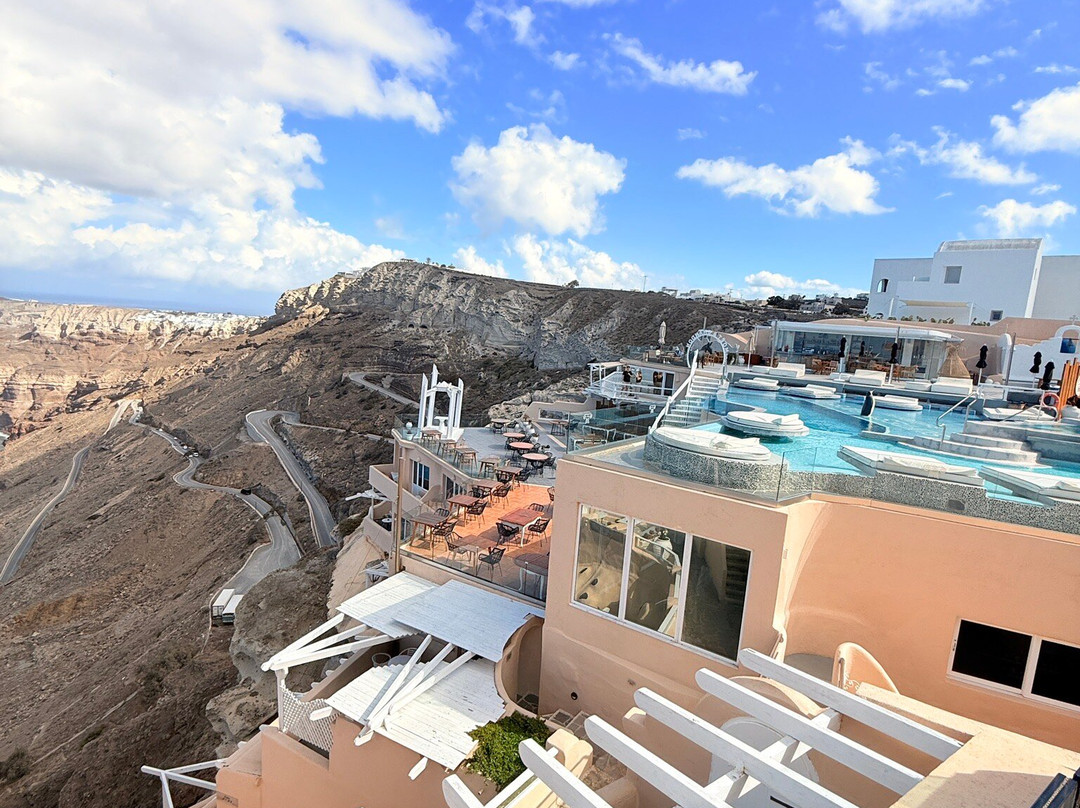 Suites of the Gods Cave Spa Suites主图