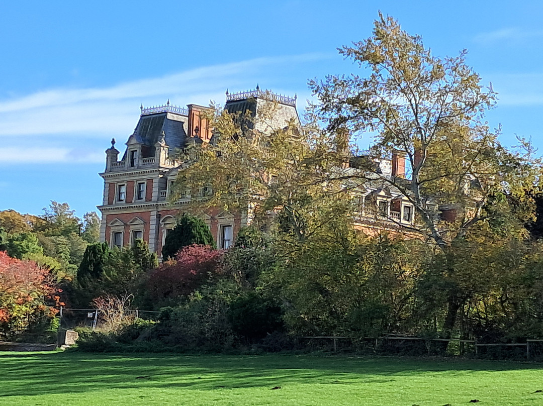 East Carlton Hall