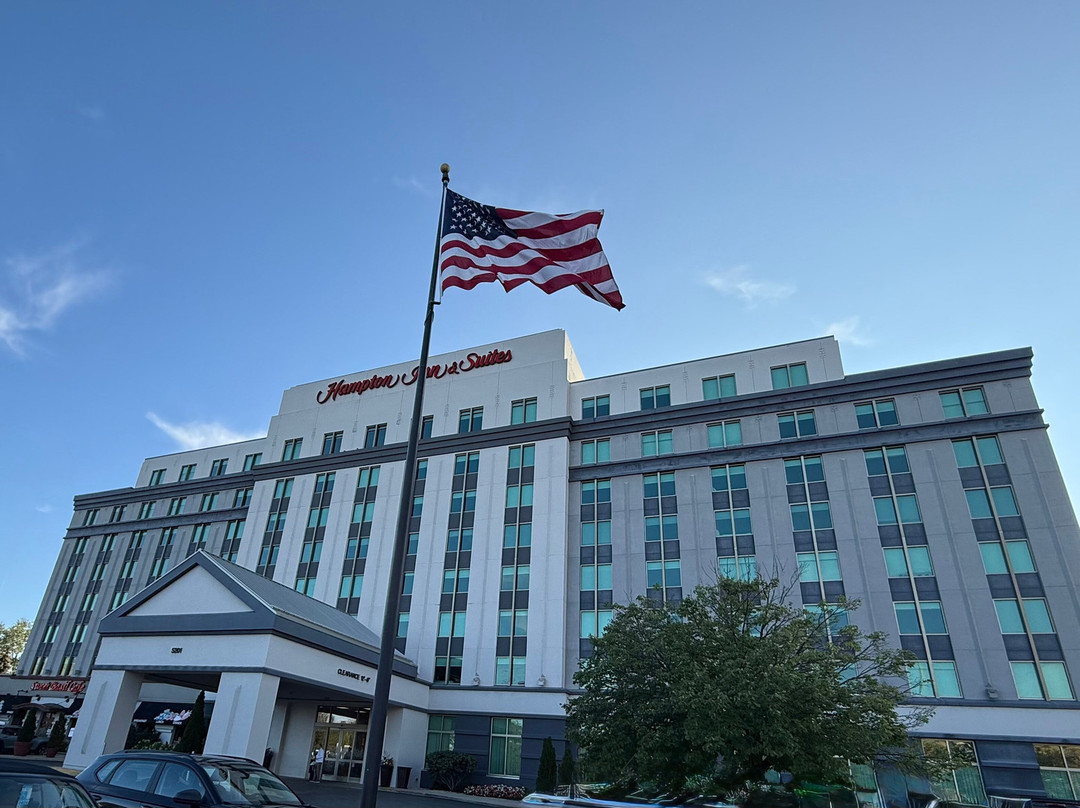 芝加哥北岸希尔顿旅馆&套房酒店主图