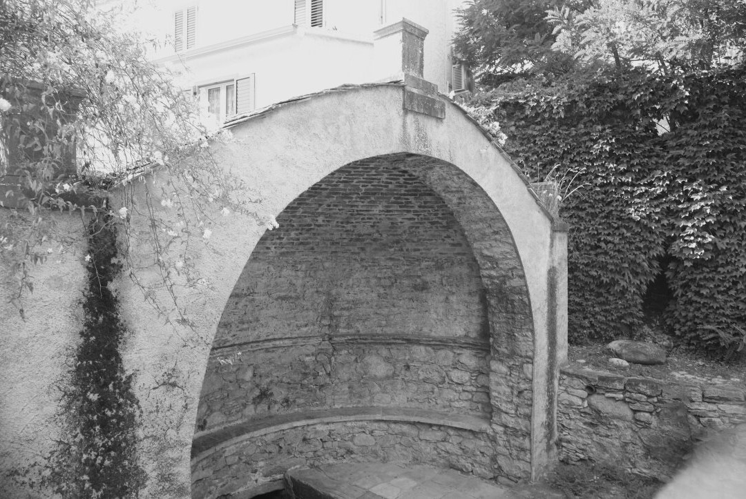 Fontaine (Rue pont vieux)-Corte必去景点