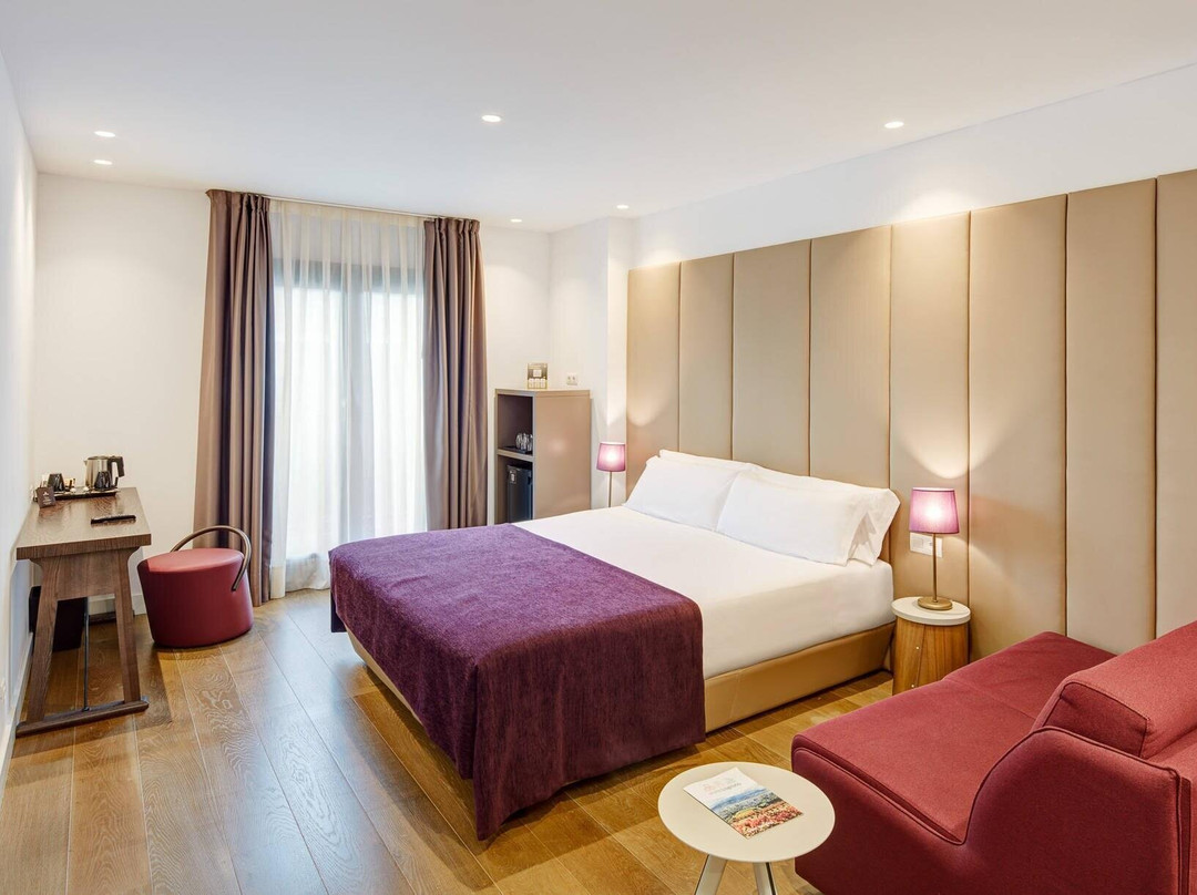 洛格罗尼奥酒店住宿-卡莱市长酒店