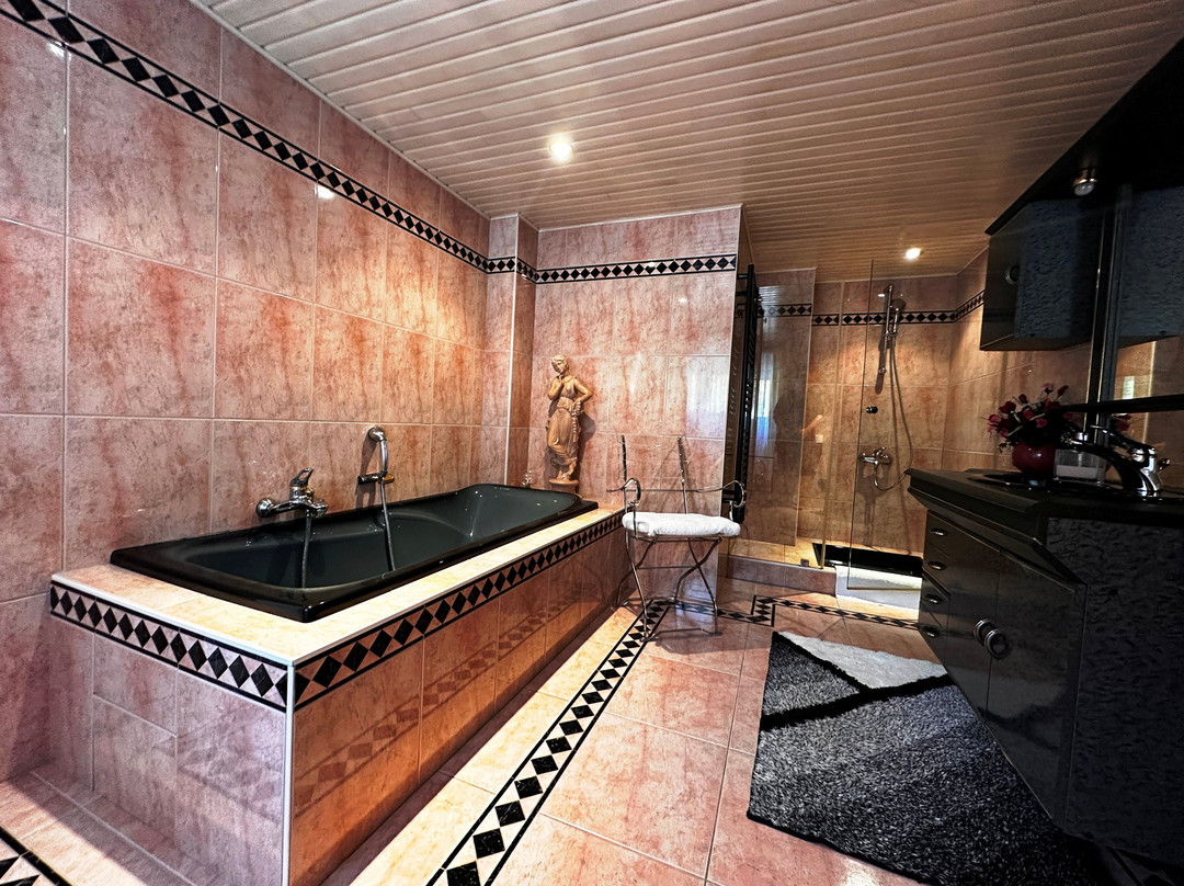 La Petite Source主图