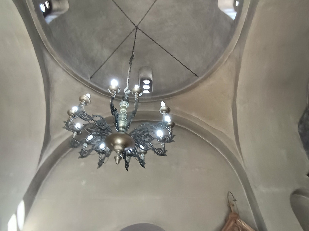 The Church of Agioi Apostoloi-卡拉马塔必去景点