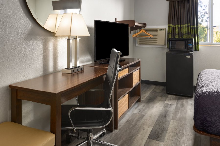 温德姆速8 - 拉瑟姆/奥尔巴尼机场-客卧