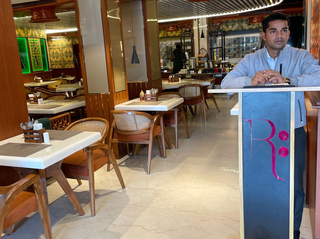 哈里瓦卡尔森乡村套房酒店主图