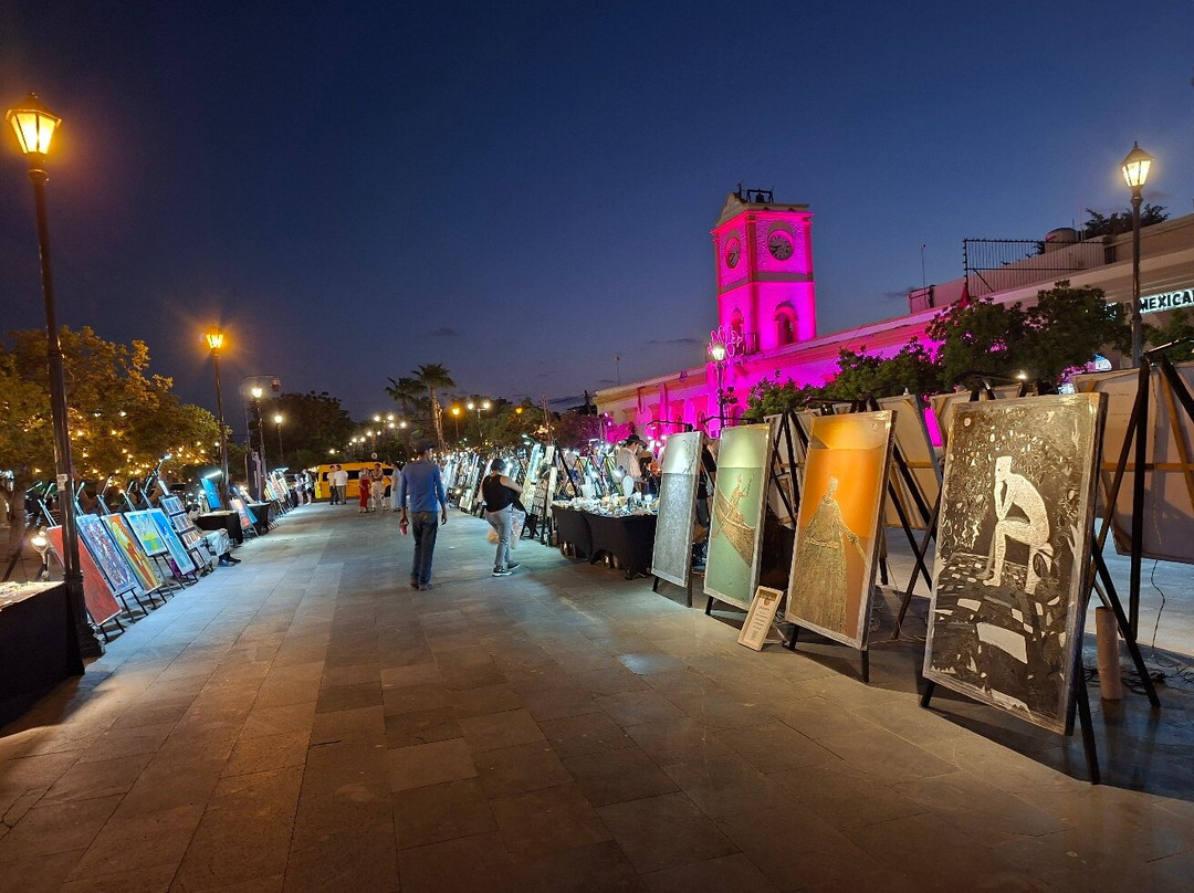 Plaza Mijares-圣何塞卡波必去景点
