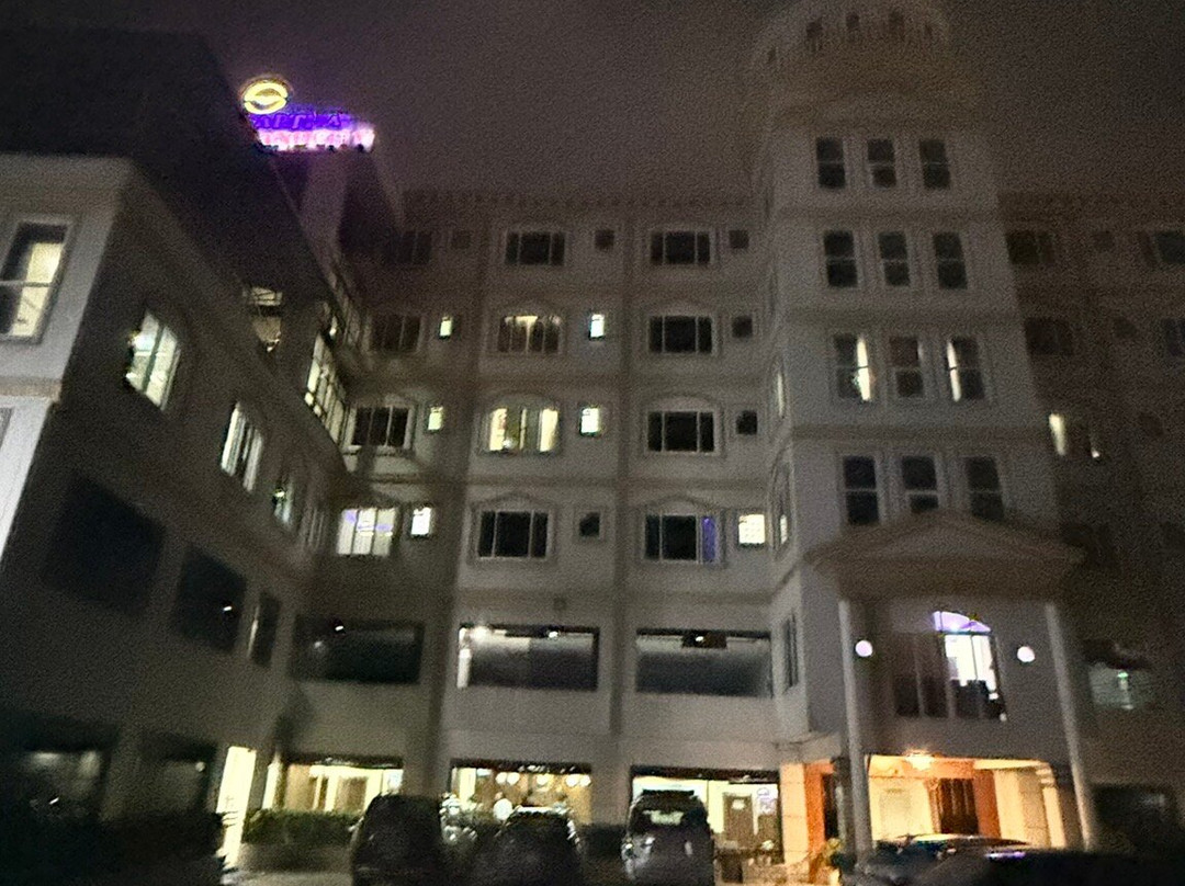 Siddhartha Hotel Grand City