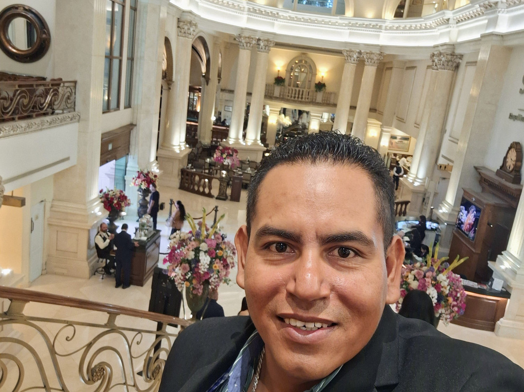 萨菲奢华皇谷酒店主图