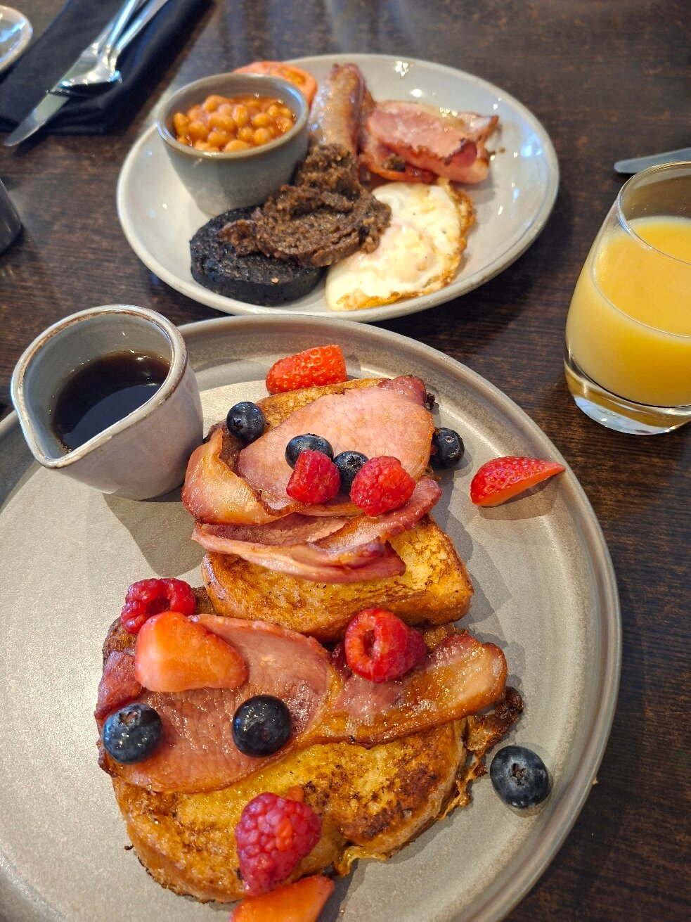 The Waterfront-官方