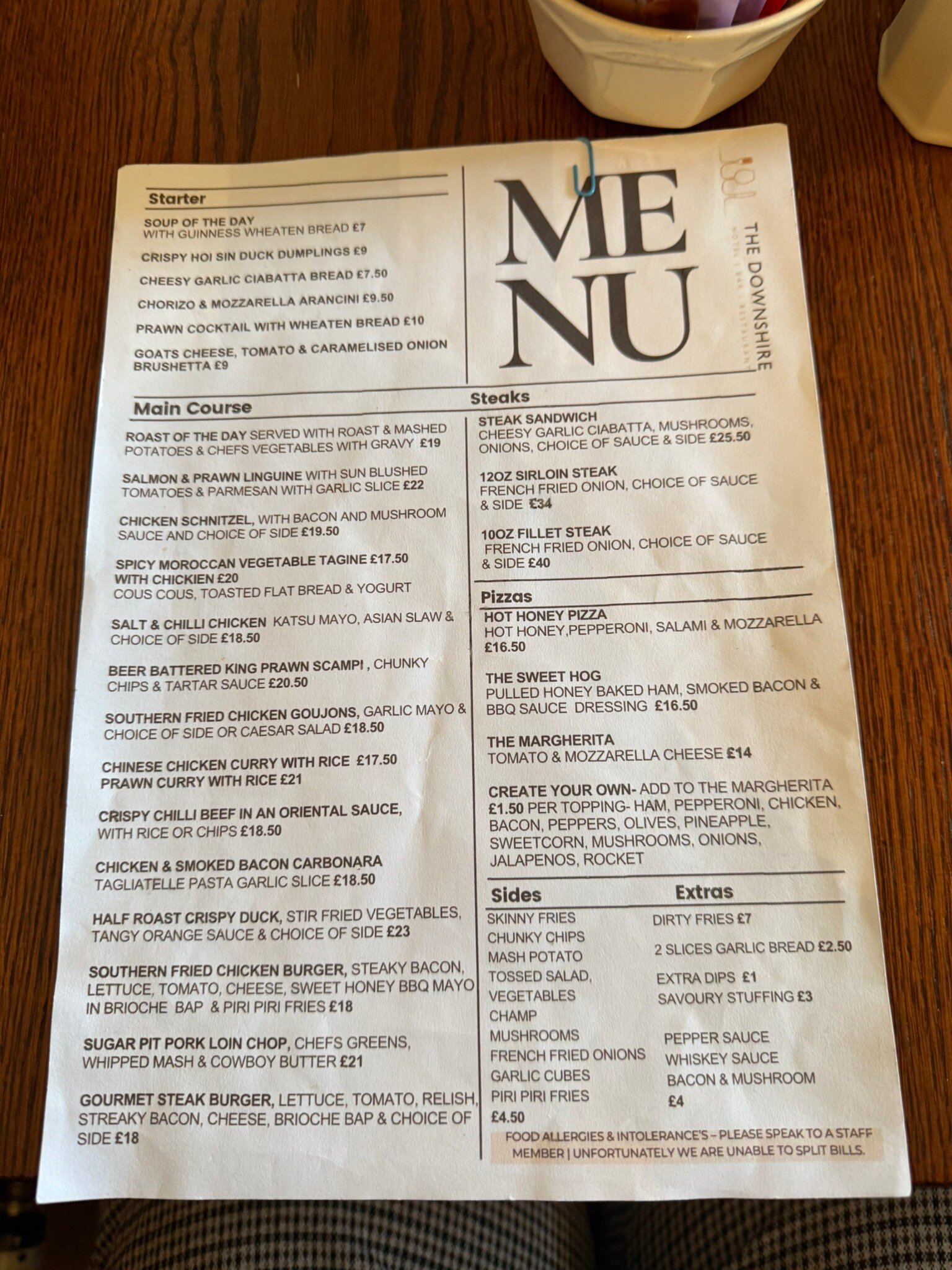 Downshire Arms Hotel-官方